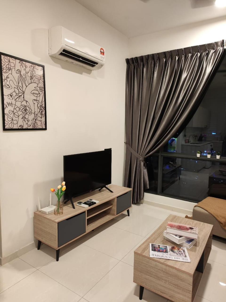 Sks Pavillion Cozy With Netflix Wifi Car Park Johor Bahru